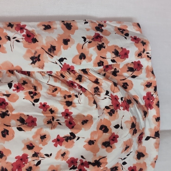 🍉 Talbot's White Peach Floral Tencel Cap Sleeve Ruched Front Tee Size Medium - Picture 3 of 5